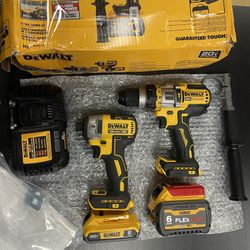 DEWALT 20-Volt MAX Cordless Brushless Hammer Drill/Driver Combo Kit with FLEXVOLT ADVANTAGE (2-Tool)