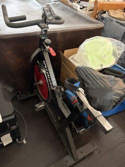 FOR SALE – SPECIALIZED INDOOR SPIN BIKE! 🚴