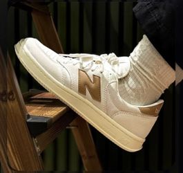New Balance Woman 7.5