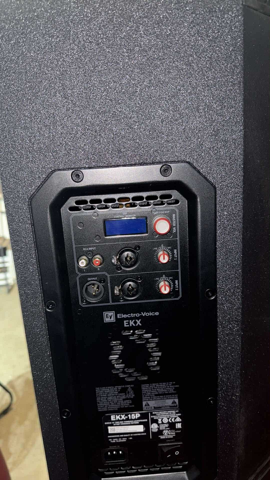 ELECTRO VOICE EKX 15