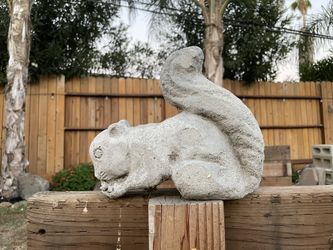 Squirrel Garden Statue