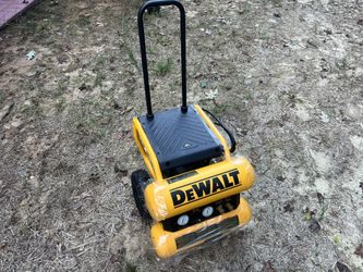 Dewalt compressor 4Gal twin stack