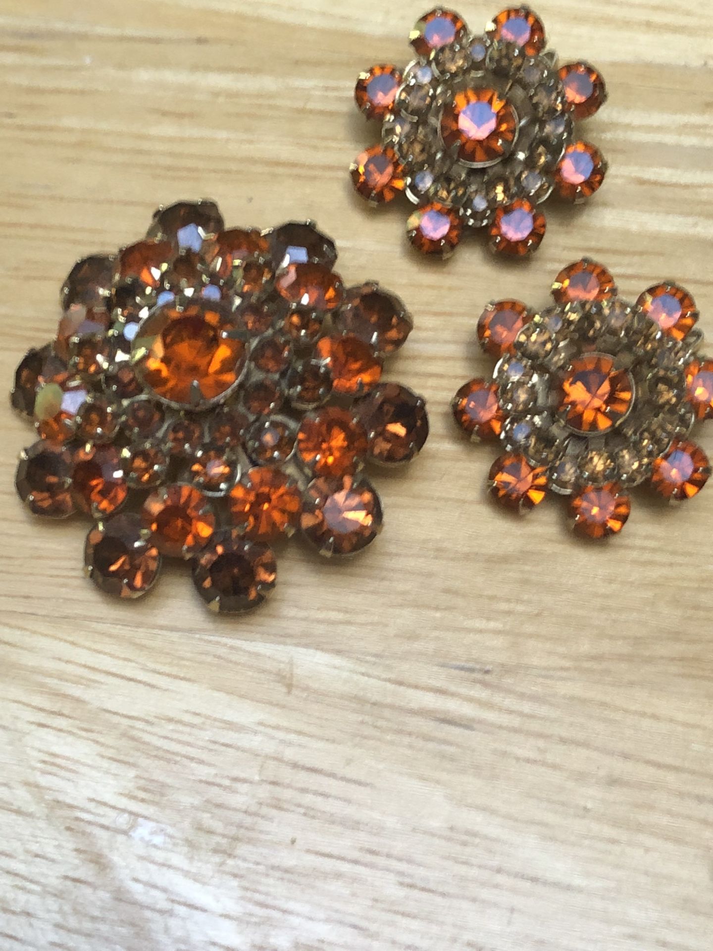 Vintage Brooch Set