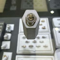 10k Lion Ring