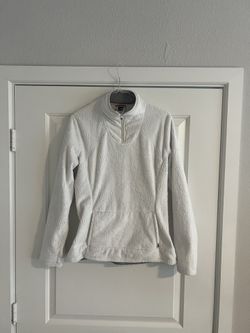 North Face Women’s White Fleece Jacket.  Size. L
