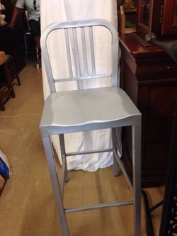 Bar stool