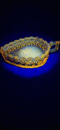 Beautiful Vintage L.G.Wright "Moon & Stars" Heart Shaped Glass Dish