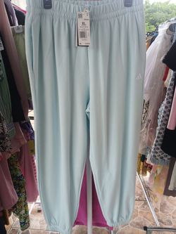 New womens adidas sweats size xlarge