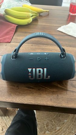 JBL charge 6 Speaker blue