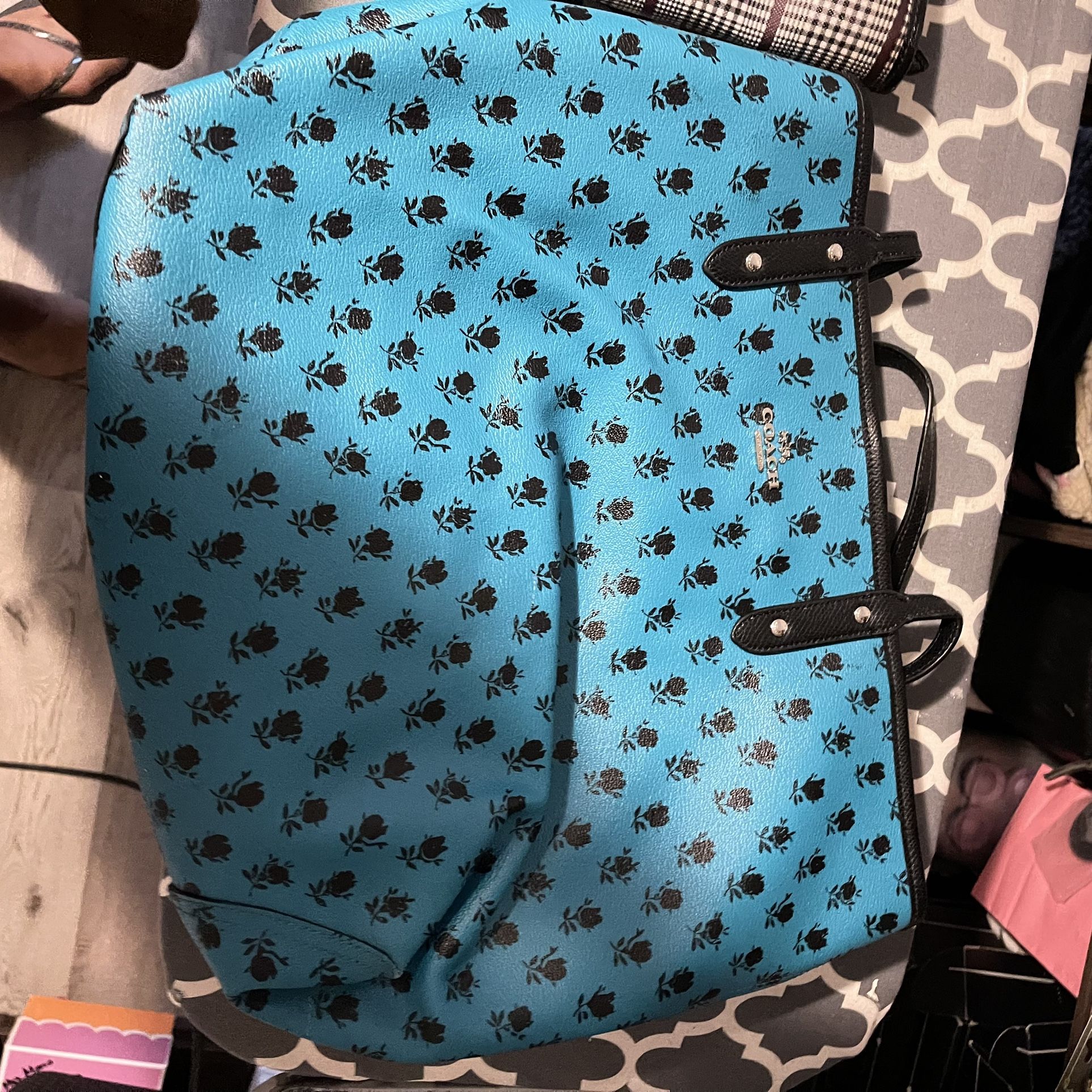 Coach Purses For Sale. 