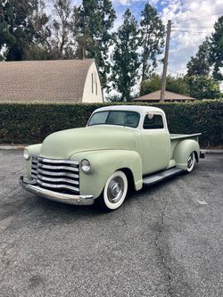 1952 Chevy 3100 short bit pick up
