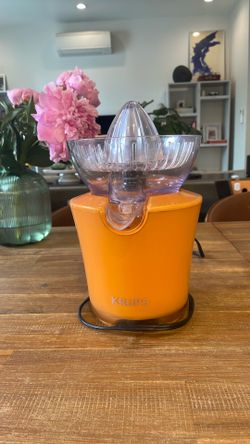 Krups compact citrus juicer