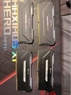 Corsair vengeance RGB Pro 32GB (4 x8GB) DDR4 RAM