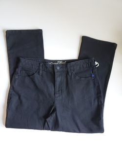 Brand new Black Jean size 10