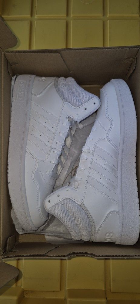 New Womens Adidas Shoes Size 9.5