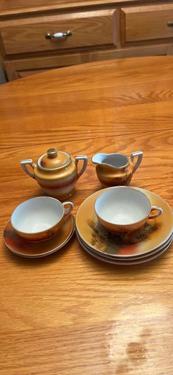 Vintage Children’s Tea Set. 