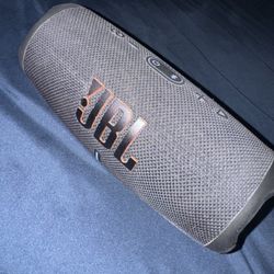 JBL Charge 5
