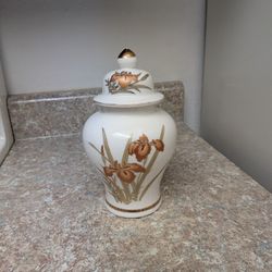 Vintage Japanese porcelain ginger jar