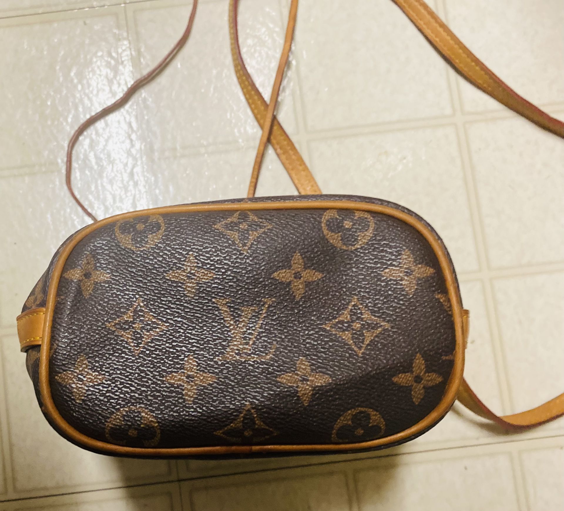 Lv Monogram Petit Noe Drawing Bucket Hobo Bag