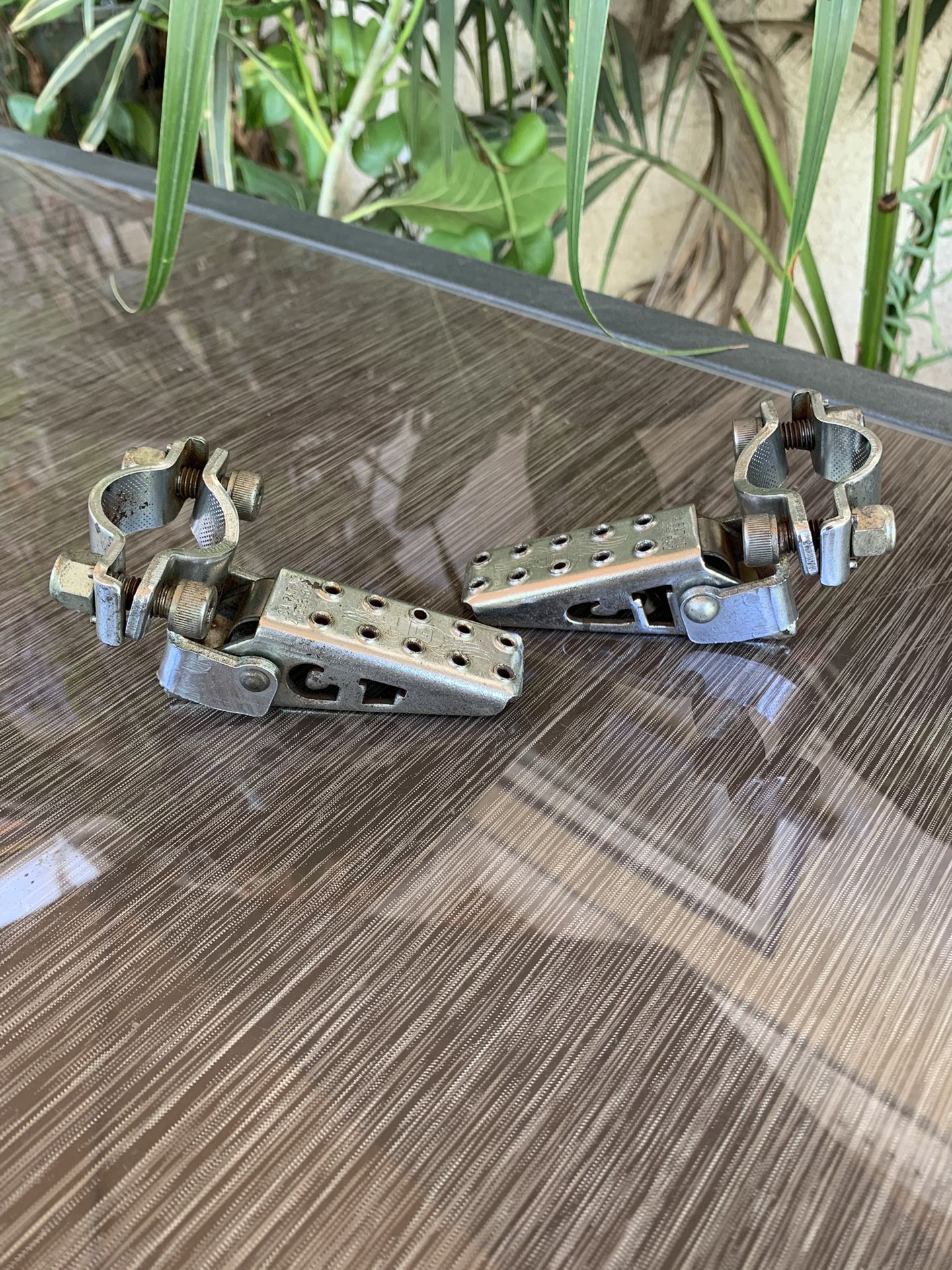 Support pour sacoche de fourche Geosmina Anything Cage noir