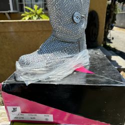 Reduced!!! Beautiful Rhinestone Boots