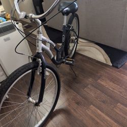 Shwinn Jaguar Women’s 26in bike 