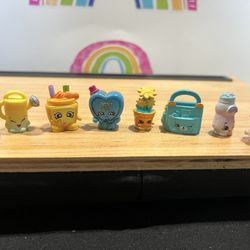 SHOPKINS BUNDLE OF 8 FIGURES