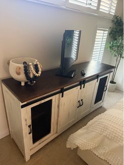 Farmhouse dresser