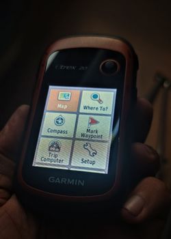 mint condition Garmin eTrex 20 Handheld GPS