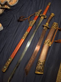 Chinese long sword and Chinese curved sword