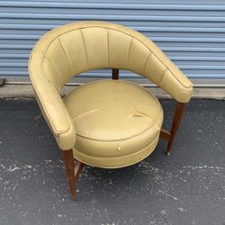 MidMod Barrel Chair
