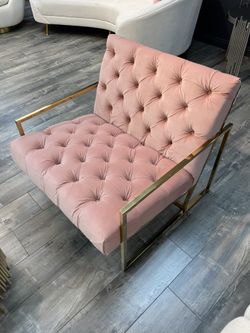 Large tufted accent chair | Blush pink and gold