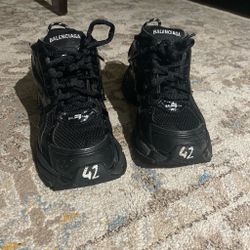Balenciaga runner size 9