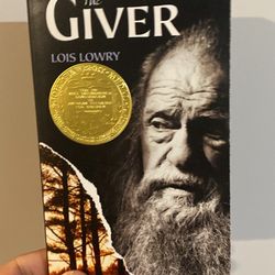The Giver By Lois Lowry 