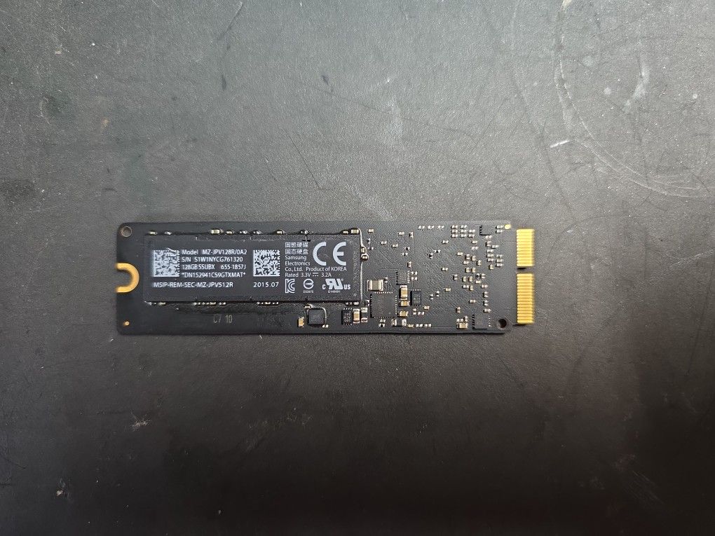 128GB APPLE SSD