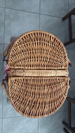 Picnic basket