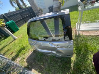 Cristal de tapa trasera de dodge grand caravan 2016