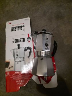 Bialetti - Moka Espress: Iconic Stovetop Espresso Maker, Makes Real Italian Coffee, Moka Pot 6 Cups (6 Oz),
