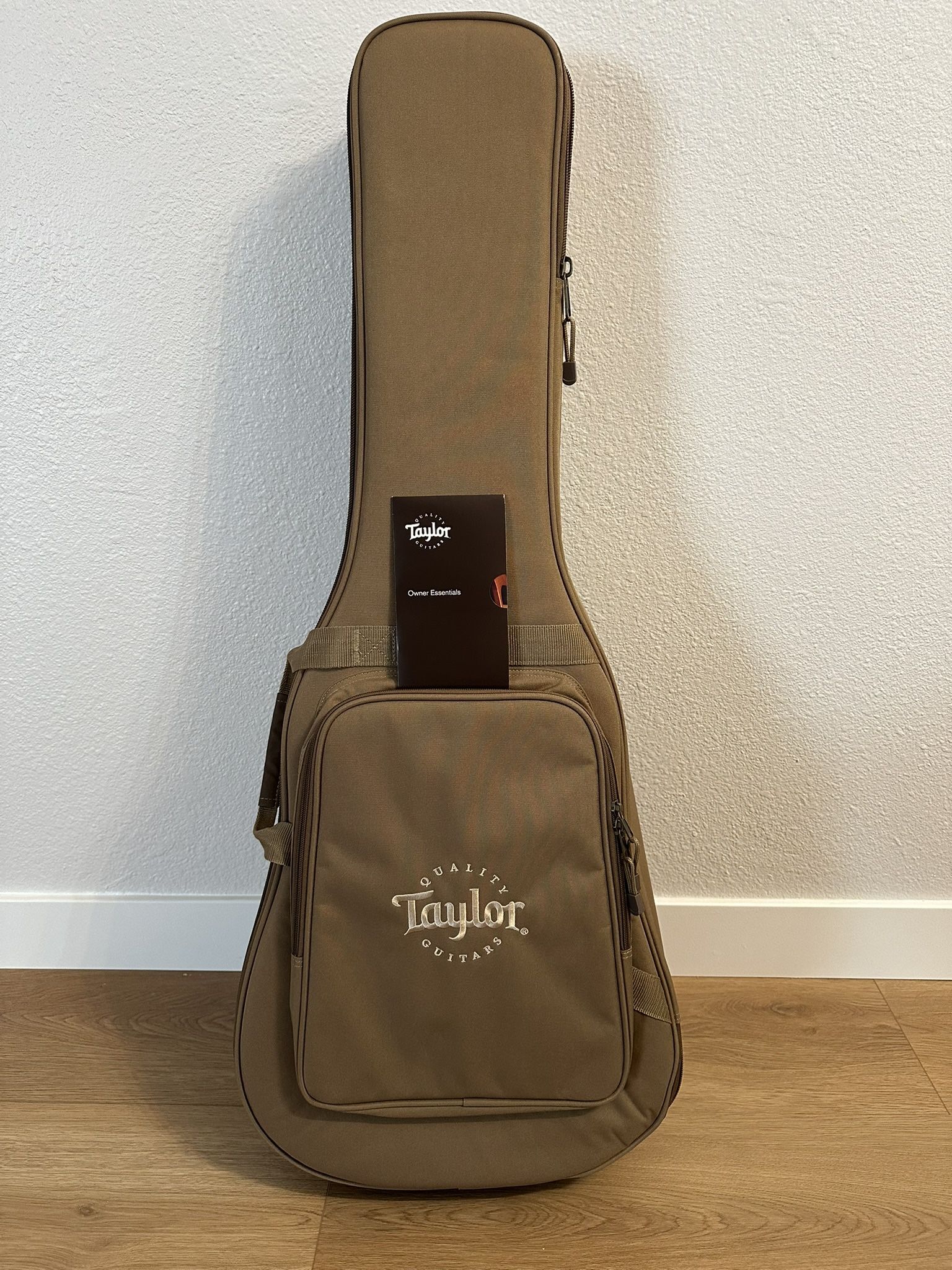 Taylor Guitar Case (New) Will Fit Any Model 114 To 814