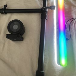 Razer 4k Webcam (Includes Logitech Light Bar And Stand)