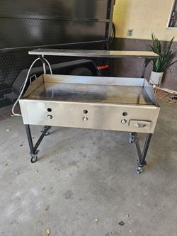 TACOCAR EVERYTHING WORKS PERFECTLY 3 BURNERS,NICE AND CLEAN,READY FOR WORK START OWN BUSSINES,YOU CAN TEST IT BEFORE PURCHASE FOR ANY QUESTION TEXT ME