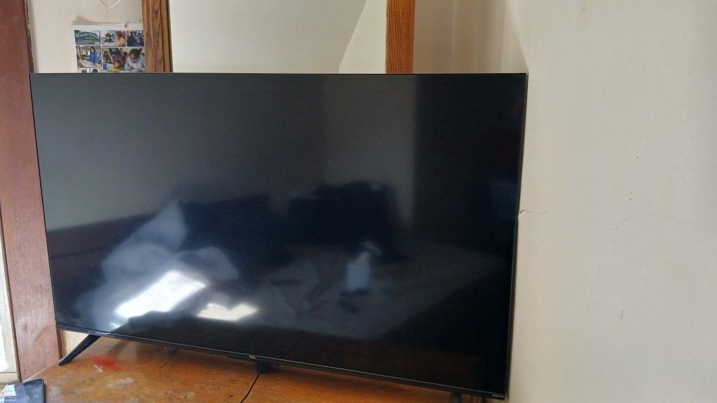 TCL Roku Tv 50 In.
