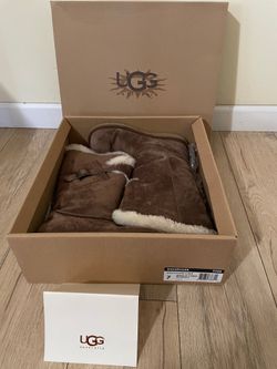UGG Messenger Buckle Boots Color Chocolate Sz 7