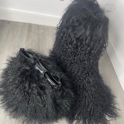 Black Fur Boots Sizes  6-12