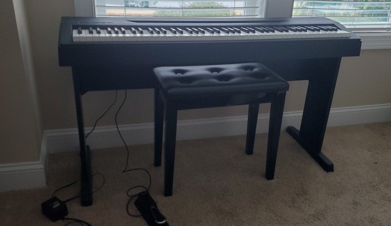 Yamaha electric piano P-60