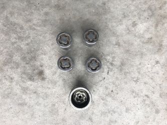 Lock nuts altima 2009