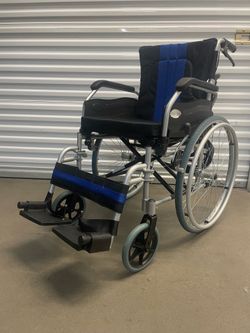 Comfortable wheelchair with large wheels