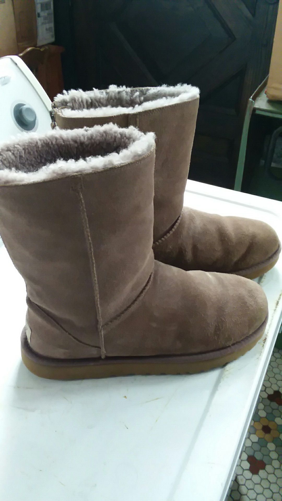 Ugg women's 10 winter boots light brown zip
