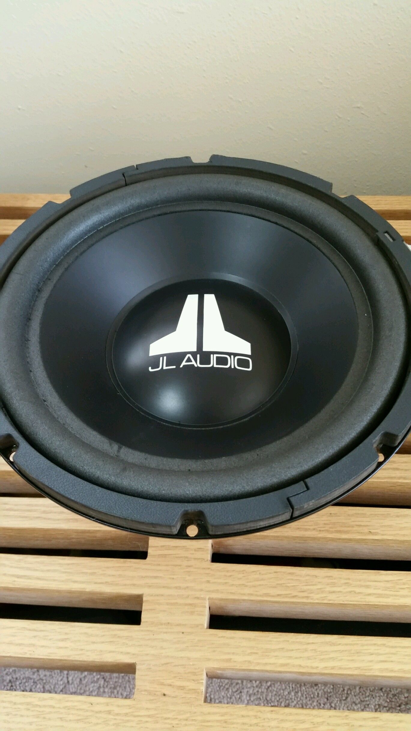 JL Audio W0 10