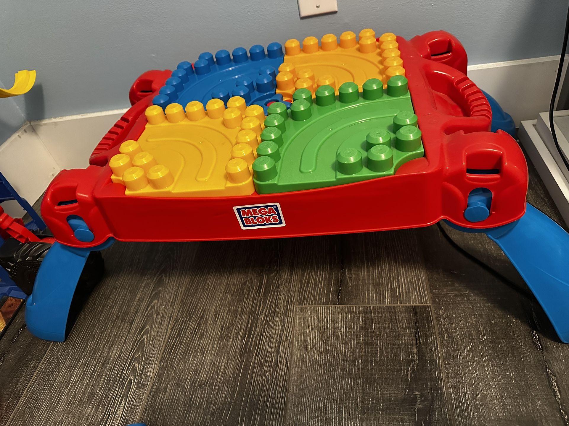 Mega blocks My First Table And Blocks Set